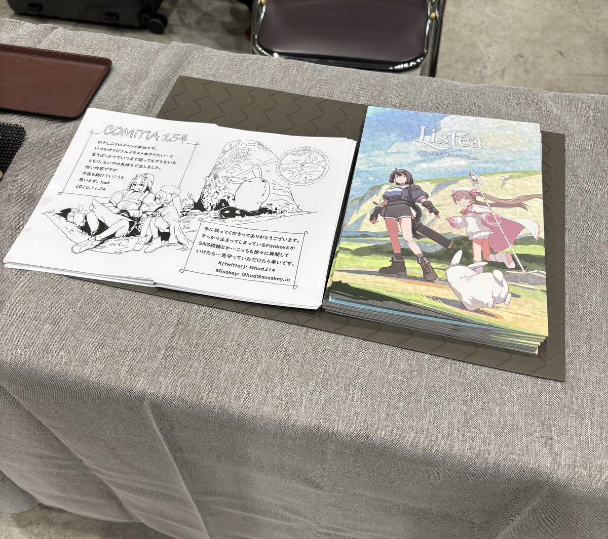 had314's tweet photo. 設営完了しました。
南１の51b でのんびり座ってます。

 #COMITIA154 https://t.co/hhCcOmqDze