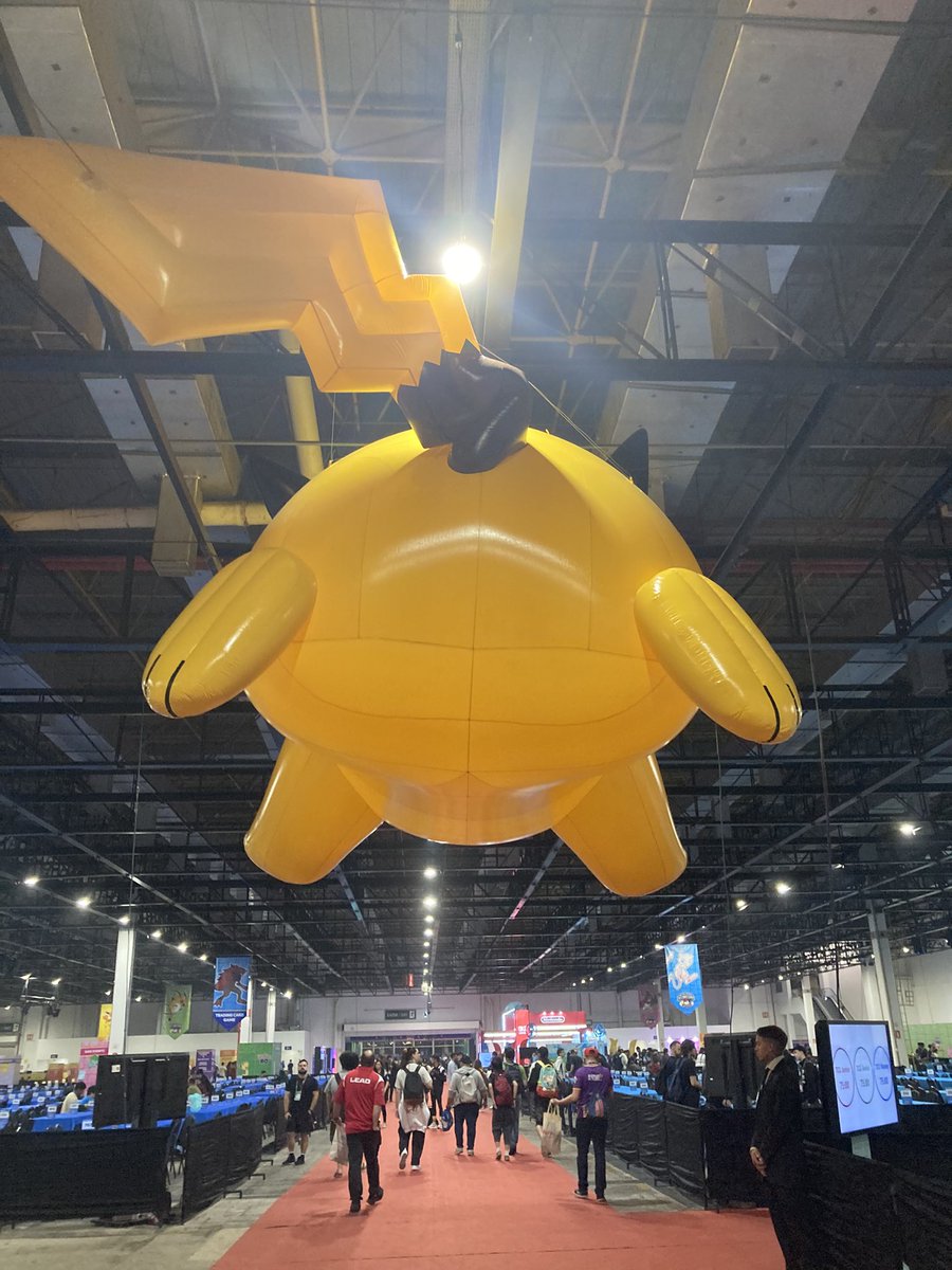 muitos postaram a carinha do pikachu mas poucos terão a coragem de mostrar a bundinha dele #LAIC2026