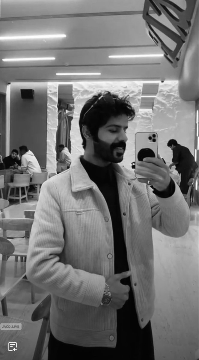 مالي شبيه إلّا السماء و السحابه 
              و مالي نقيض إلّا مقلّد ومنسوخ ..
                     🤍🤍🤍
 #عبدالله_اليامي