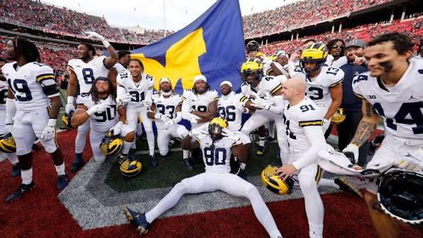 JacobTilley0's tweet image. I really don&apos;t see a way OSU beats Michigan this weekend.

We have the better Quarterback 

We have a better 5th string RB than your starter

Every position has more talent, is faster, and is stronger 

Oh, and Andrew Marsh clears JS by a mile

Gimme Wolverines by 28