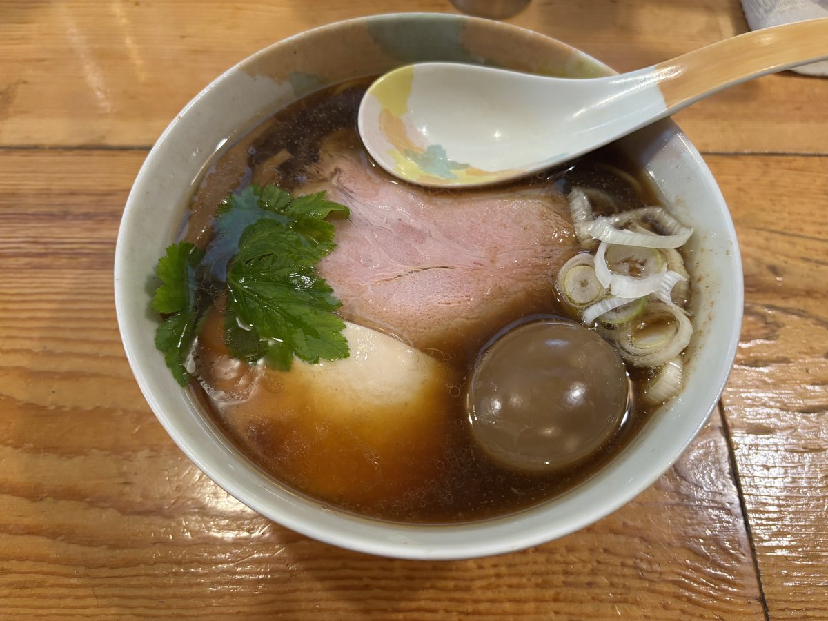 mikalnico's tweet image. 11月19日水曜日は
「#味噌麺処太鼓」さんの「から味噌らぁめん」
太麺の2から　でお願いしました。
私には2からは早かったらしく、美味しいけど少し厳しかった🥲反省🙈
11月20日木曜日は
「#椎良神水」さんの「スリヴァ」(しょうゆ)
ラーメン三昧でした
#朝ラーメン