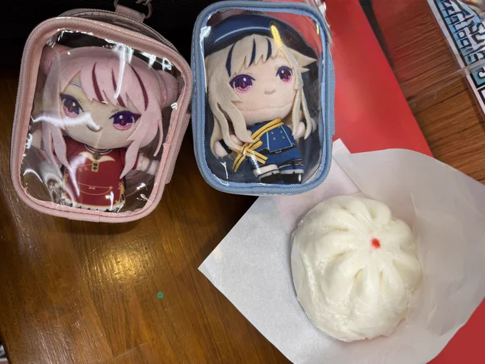 せっかくなので中華街で小籠包とフカヒレまん食べました。 ジューシーでめちゃ美味しかった! #ヒメヒナ