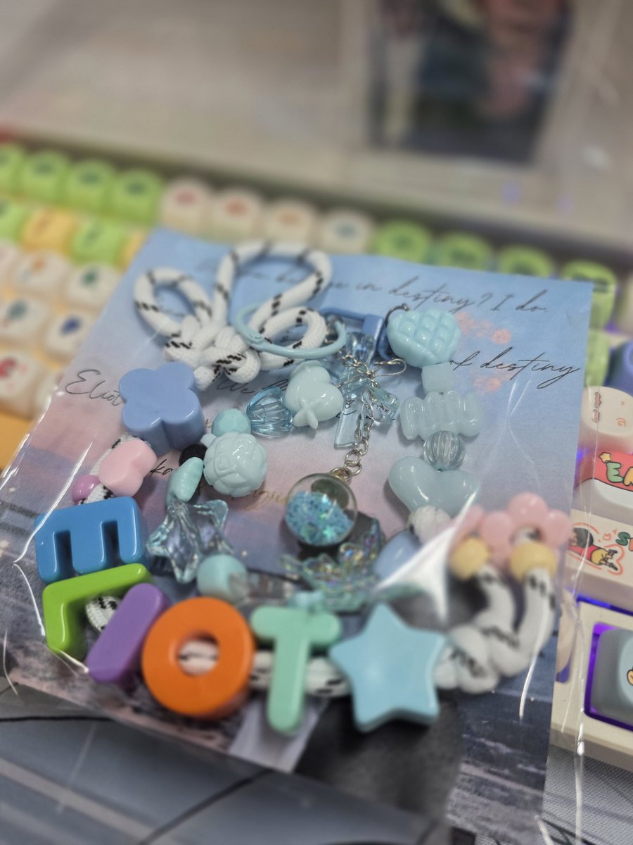 dextorrrrrrrr's tweet photo. Pls RT.🌻
Giveaway by. #dexNpolover
🦋 Key Chain ✨️ 20 EA
🗓 25 NOV 2025 
⏰️12:00 
📍So-K Café MRT หัวลำโพง 
🌟 #OrbitOfHuangXing 🎀

ปล. ใครไม่สะดวกมีรอบไปร 10 EA น้า 🍂
กรอกฟอร์มได้เลยงับ : https://t.co/9WXWYMi6kb

#EliotHuang #HuangXing 
#26thHuangXingBD https://t.co/8aPPF6iHCR