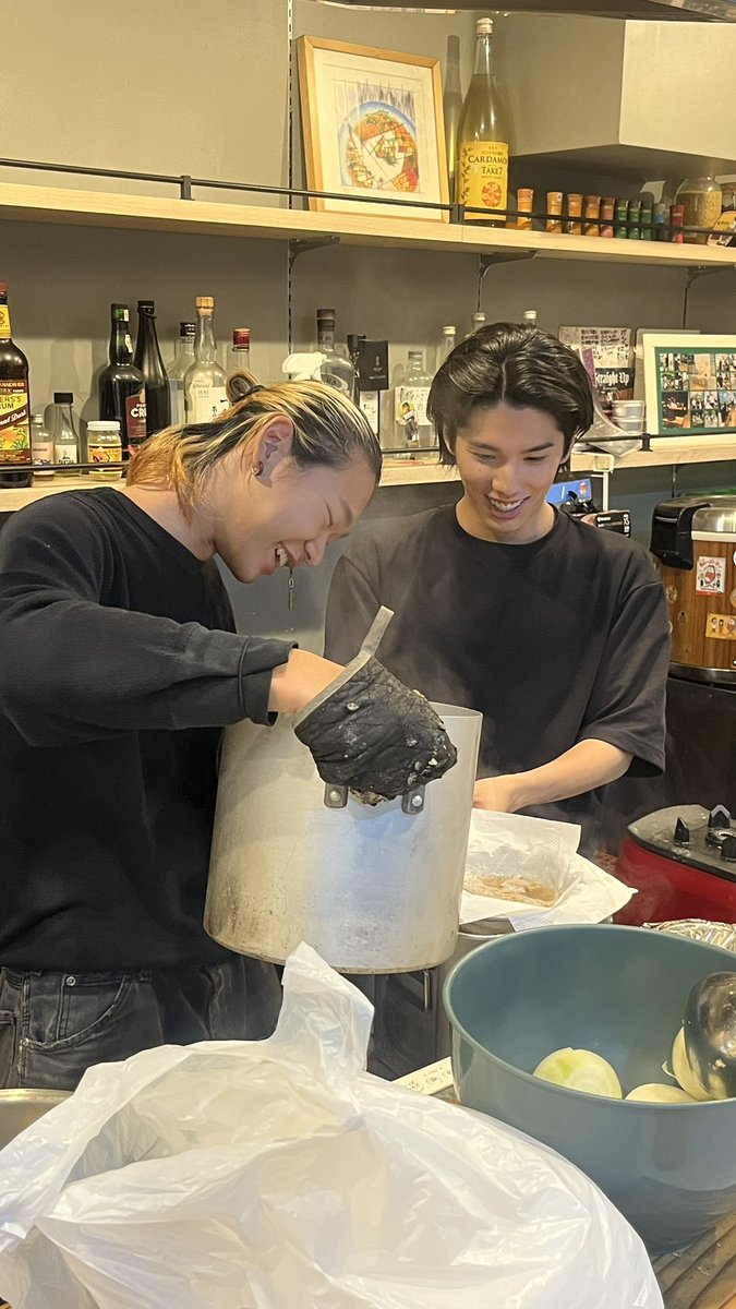 昨日一昨日とマイファスHiroさんのモリーズカレーの試作
この方のカレーに対する向き合い方すげーーー！
ぜひカレー万博で！お楽しみに〜