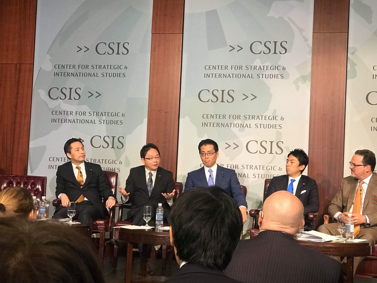 chaseshinjitsu's tweet image. This traitorous minister&apos;s grandfather had the Emperor award a medal to General Curtis LeMay, who massacred Japanese civilians en masse. His father privatized the postal service and handed over $2.234 trillion to the US. He is of non-Japanese bloodline.

#CSIS