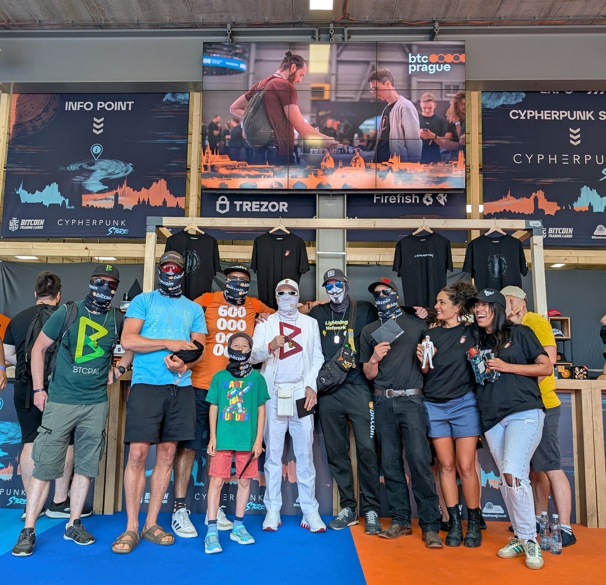 r0ckstardev's tweet image. It&apos;s super cool to be able to represent cypherpunk culture and remind people of it every time I speak at a Bitcoin event.

Let ideas and contributions be in focus, while likeness and privacy are preserved.

I can&apos;t wait to see nyms fully normalized. Cypherpunk future is now ✊🗽