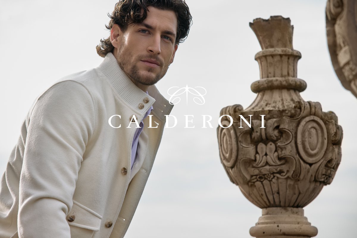 La temporada se abriga con #elegancia.
Punto fino, lana premium y cortes pensados para acompañar tus días con estilo #Calderoni. Conoce más: calderonimx.com/smart-link/
