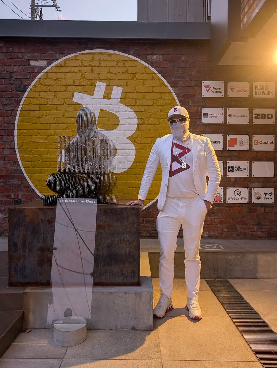 r0ckstardev's tweet image. It&apos;s super cool to be able to represent cypherpunk culture and remind people of it every time I speak at a Bitcoin event.

Let ideas and contributions be in focus, while likeness and privacy are preserved.

I can&apos;t wait to see nyms fully normalized. Cypherpunk future is now ✊🗽