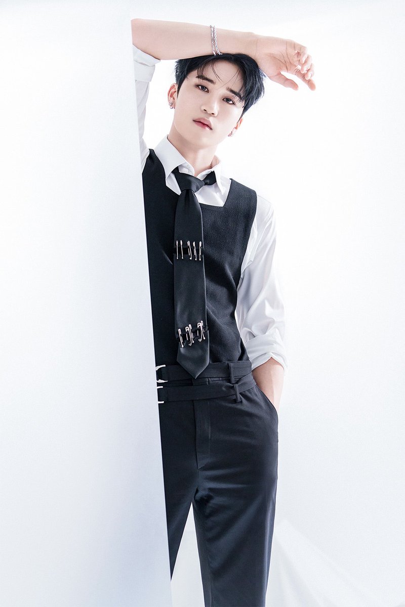 junwoo_seulgi's tweet image. 준우 너무 잘 생김 진짜 미쳤다 ₊˚‧(*σ̴̶̷̥́ωσ̴̶̷)·˚₊

#준우 #JUNWOO #루네이트 #LUN8