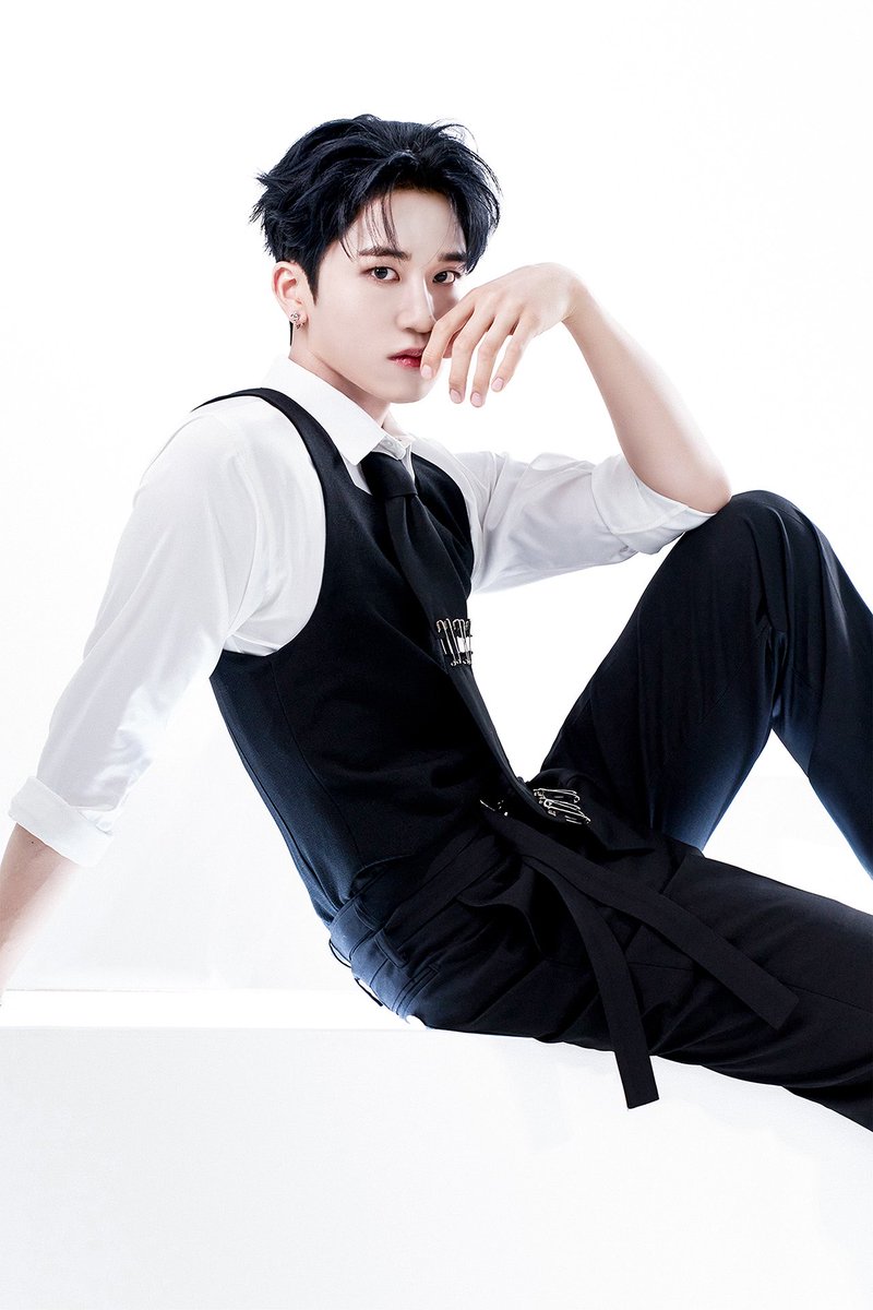 junwoo_seulgi's tweet image. 준우 너무 잘 생김 진짜 미쳤다 ₊˚‧(*σ̴̶̷̥́ωσ̴̶̷)·˚₊

#준우 #JUNWOO #루네이트 #LUN8