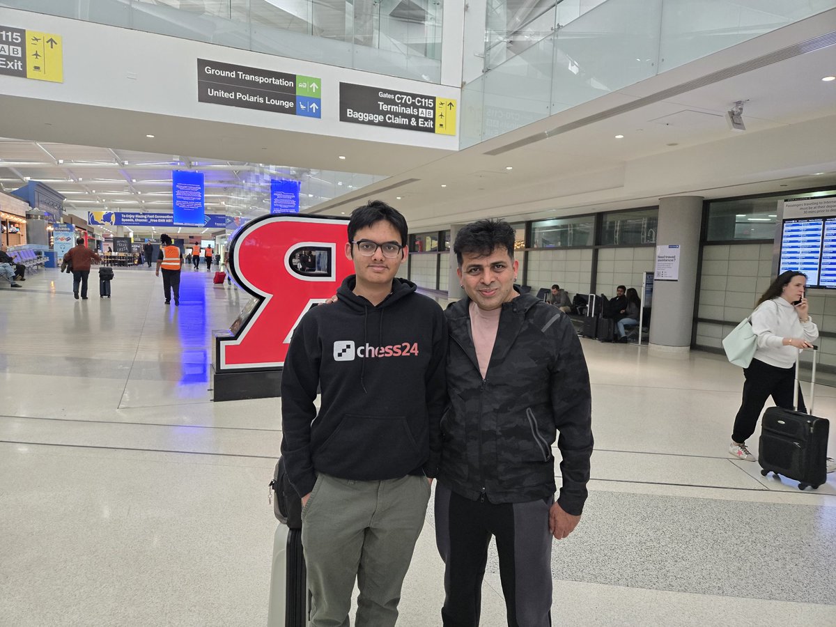 ChessMishra's tweet image. Glad to meet the great stand up artist @amitandon at EWR airport!