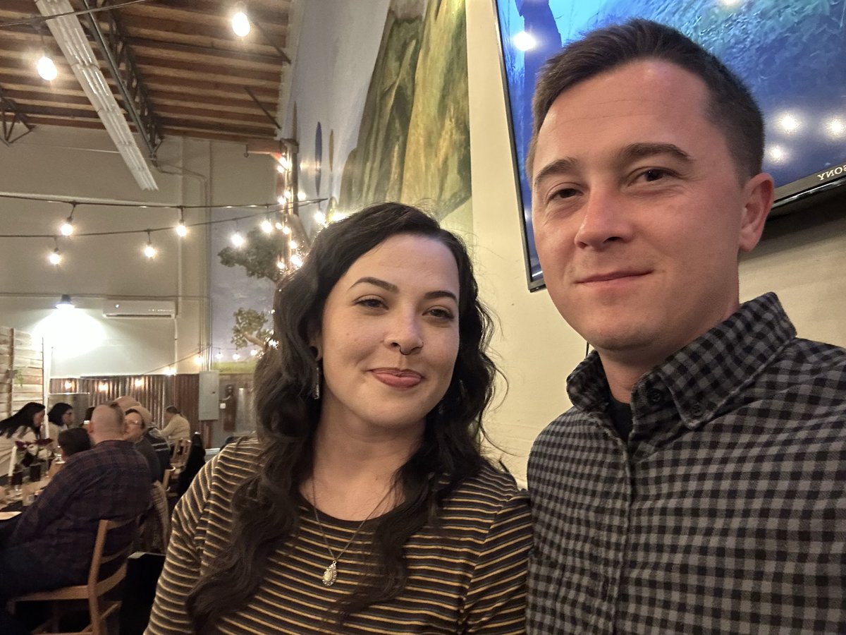 MaxwellIzzo's tweet photo. Date night https://t.co/x7BvAJG3D9 https://t.co/zoM64wEgRo