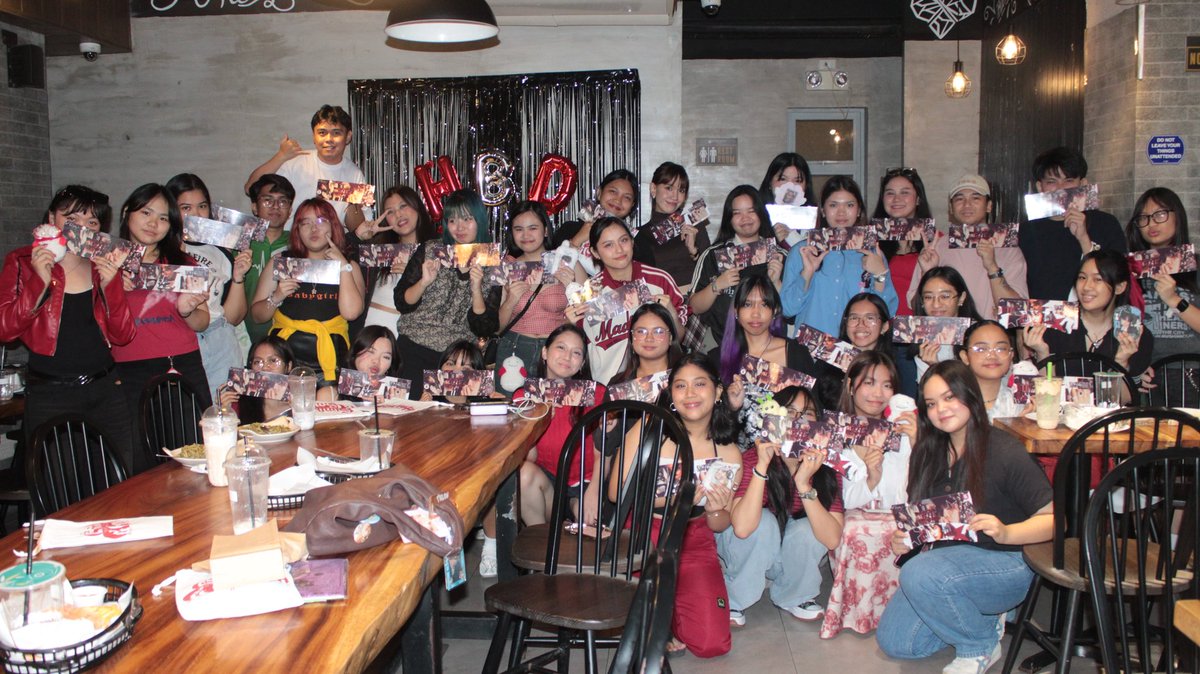 ayi 🦢 ★ tweet media