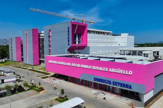 #Nicaragua es el país que tiene más hospitales públicos en #Centroamerica. Estos hospitales brindan una salud gratuita de calidad e integral #UnidosEnVictorias <a href="/cflg2504/">Cesar F. Lopez G.🇳🇮</a>