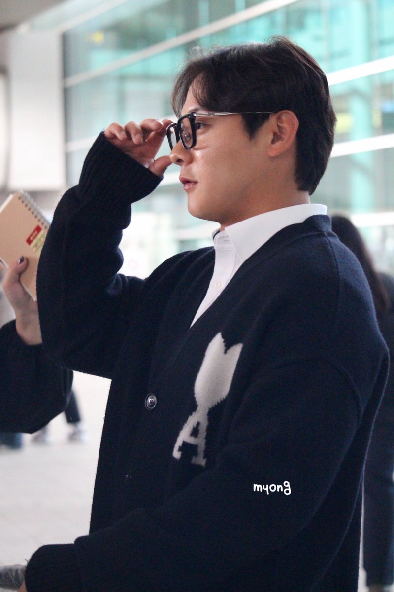 안경 잘 어울리심 !!!!!!! 😎😎

#최준우