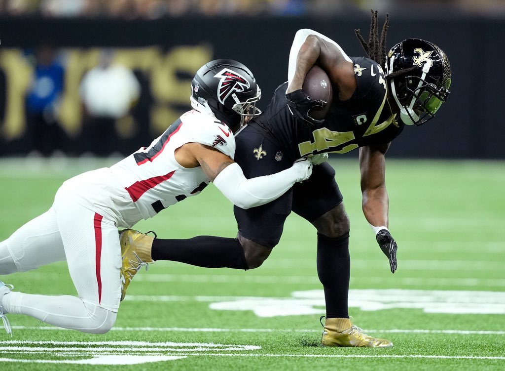 RapSheet's tweet photo. #Saints RB Alvin Kamara is believed to have suffered a knee sprain in today’s game, per me and @MikeGarafolo. He’ll have an MRI to determine the full extent, but the hope is he avoided major injury. https://t.co/NVtqc8iP8S