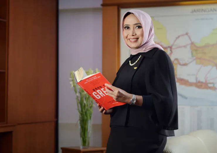 Ira Puspadewi: Kader Muhammadiyah yang Dikriminalisasi?

Nama Ira Puspadewi kini akrab di pemberitaan sebagai mantan Direktur Utama PT ASDP Indonesia Ferry (Persero) yang divonis 4,5 tahun penjara dalam kasus akuisisi PT Jembatan Nusantara (JN).

Utas ~ Senin 24/11/2025