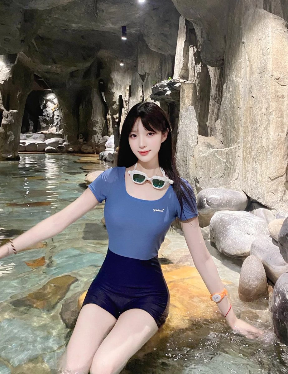 yangxiaoyang999's tweet photo. 这个洞里水好多啊！！！
#反差 #女大 https://t.co/FgvwvacTWA