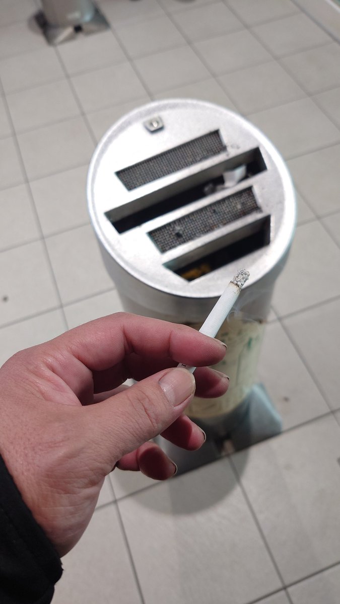 目的地まで後40分前後位何だけど、ケツ痛＆手の痺れ＆ヤニ切れの為