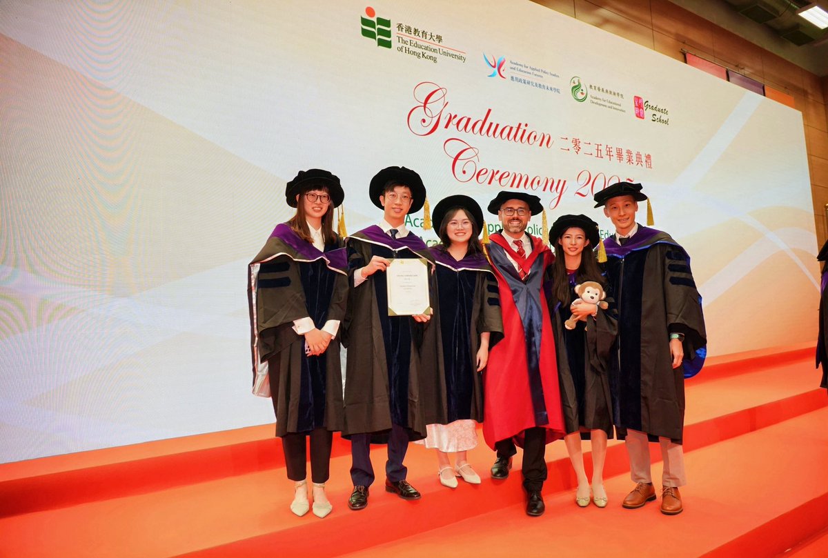 pan_yying's tweet image. Officially Graduated! 🎓✨ Huge thanks to @ECE_EdUHK , my principal supervisor @Dr_A_Bautista, my associate supervisors, and all my friends &amp;amp; colleagues. Couldn&apos;t have done it without you. Here&apos;s to the next adventure! 🍻🥂#PhDone #ece #graduation