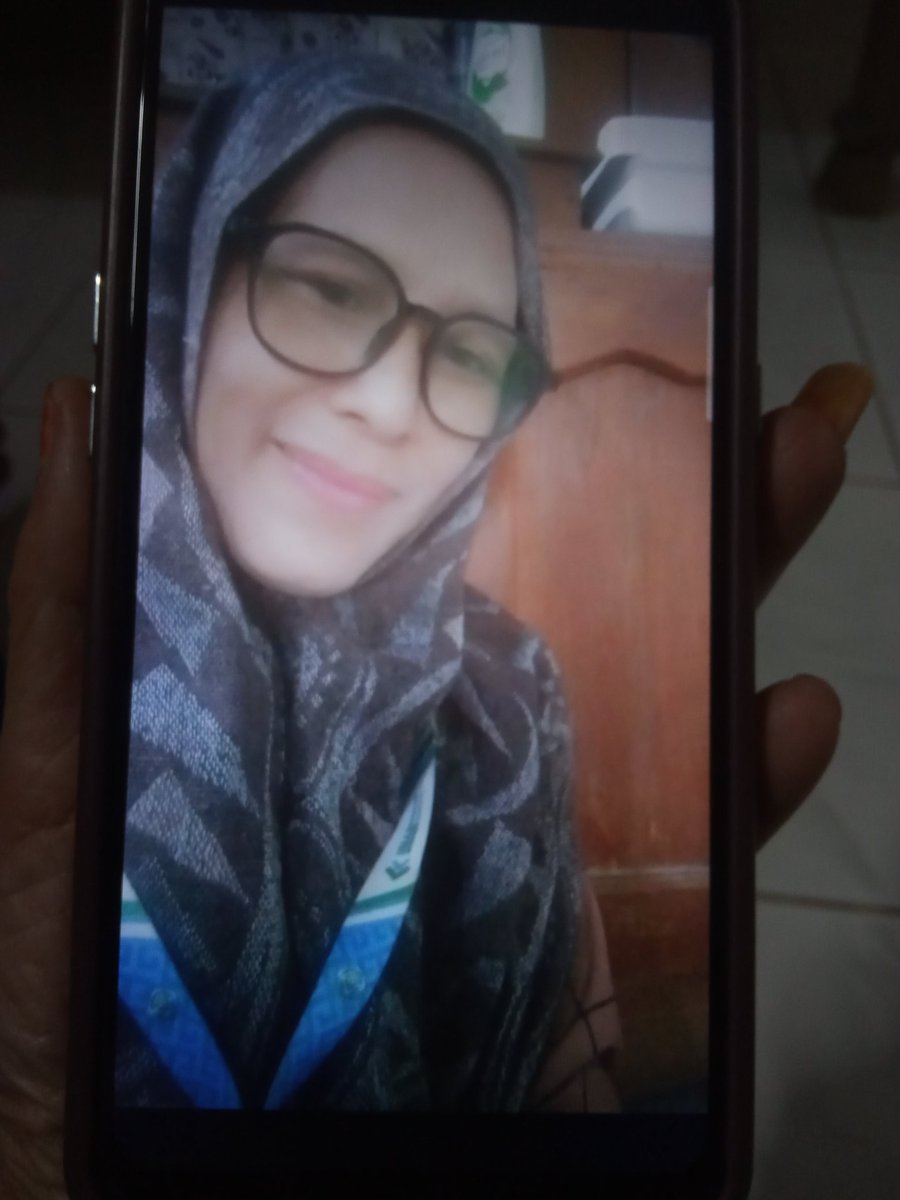 bunga676540's tweet image. Bismillah 
Jangan pernah malu dengan pekerjaanmu yang kotor itu cuma bajumu 
bukan uangmu. 💪🤞
Jangan pernah kamu sia siakan kepercayaan ku ini