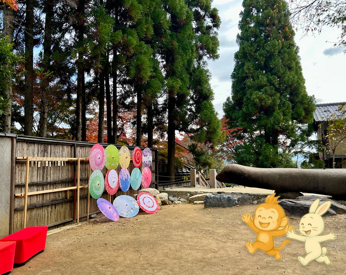 dV693wLRNPJD5wM's tweet image. Marolin and the bunny sprinted to #TheStone!
🐇 “Let’s offer our #WoodenWishTag&apos;s!”
🐒 “Mine is #3—#108 is the hero in #LastSamuraiStanding!”
Now their wishes are ready to fly.✨
👉 instagram.com/kyotothestone?…