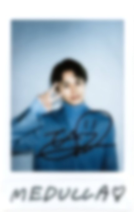 MEDULLA_jp's tweet photo. ／
草川拓弥 × MEDULLA
コラボキャンペーン実施中🧪✨
＼

今回のテーマでは…
草川さんが研究家として、あなたの髪の悩みに
ぴったりなシャンプーを処方してくれる！

👇特設サイトはこちら👇
https://t.co/0H4ztcomdu

研究室から届ける特別な体験を絶対見てね🧪4️⃣🚄

📍キャンペーン内容
・購入者全員に【限定ノベルティ3種】をご用意🎁
・さらに抽選でサイン入りチェキが当たる🎯
・WEB CM＆特設サイト&コメントムービー公開📷

オーダーメイドシャンプーと
ここでしか手に入らない特典をGETしよう✨

#草川拓弥 #メデュラ #MEDULLA
#ツヤ髪を拓く最高の研究員