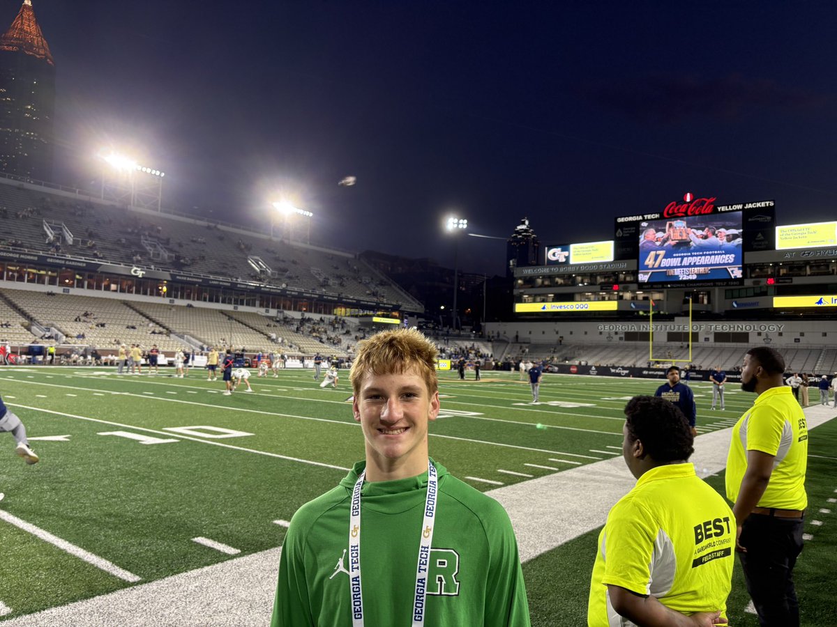 JakeSmith2028's tweet image. I had a great time at @GeorgiaTechFB this weekend! Thank you @CoachTMcKnight for the invite, I look forward to coming back! 
 @CoachThompson05 @Coach_Watters @GetEm_Brooks @hopo125 @RecruitGeorgia