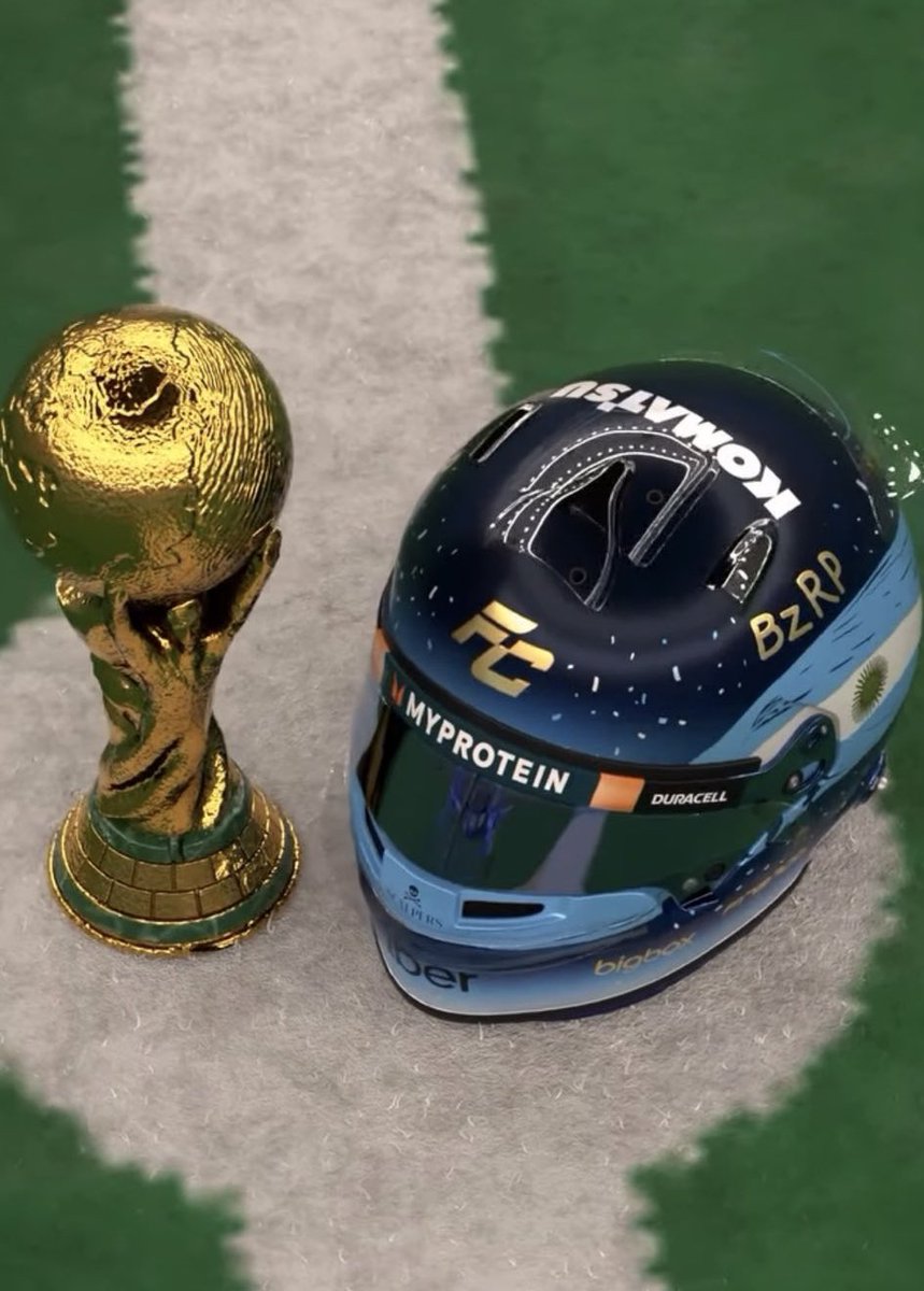 francopoints's tweet image. Semana de carrera y se viene Qatar. 🇶🇦

Es el mejor momento para recordar este TREMENDO casco que uso Franco Colapinto el año pasado. 🇦🇷

CASCO MÁS ARGENTINO NO SE CONSIGUE 😮‍💨