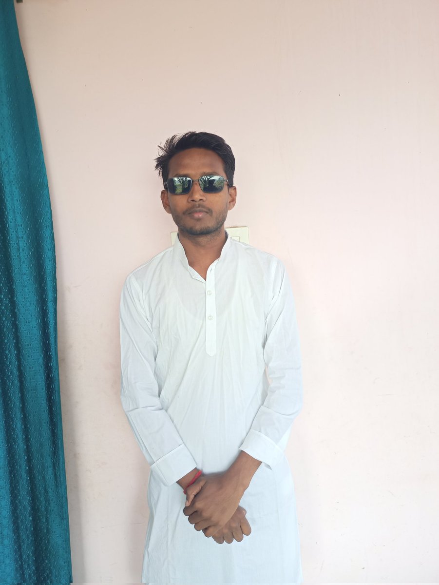 अभी कुछ तो शेष है मुझमें 
अभी हारा नहीं हूं मैं ,

एक दिन चमकना है मुझको भी 
भले ही तारा नहीं हूं मैं ..
#GoodMorning