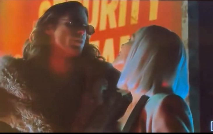 obiwansrealgf's tweet image. imagine your mom pulls up to your rock concert after ghosting you for 125 years and starts looking at you like this i’d kms