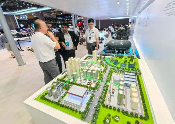 PBP_CIPC's tweet photo. #GreenDevelopmentandESGPractices
Chery Automobile Co., Ltd. drives the global zero-carbon revolution with E-FUEL technology. It synthesizes green fuels through renewable energy to solve the emission reduction problem of traditional fuel vehicles. https://t.co/8JBARC6pMh