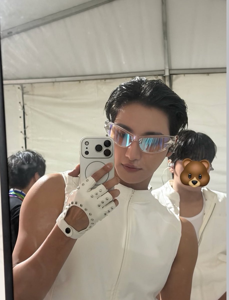 SE0NGHHWA's tweet photo. Bear on my back, be careful. https://t.co/mkzf5D2lGF