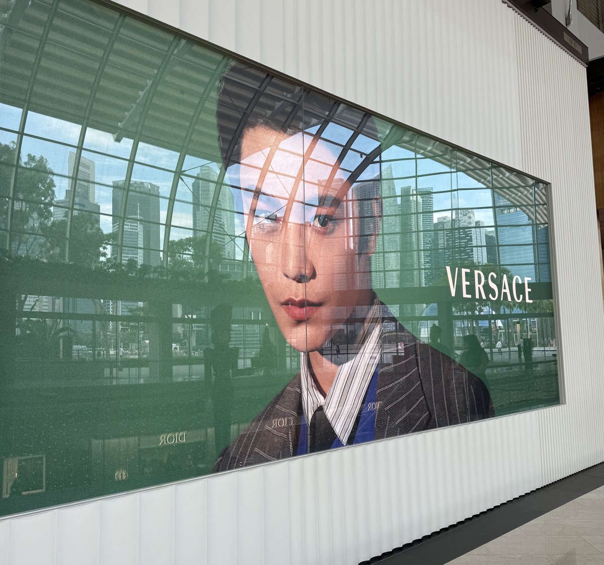 เจอป้ายใหม่เสี่ยวติงที่สิงคโปร์ ~~ (ลืมลง555)