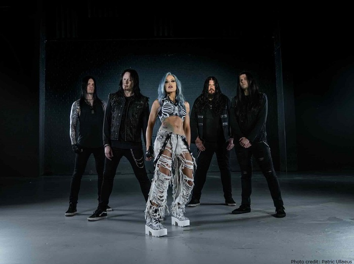 gekirock's tweet photo. ARCH ENEMYからAlissa White-Gluz（Vo）が脱退。Alissaはソロ活動開始、ソロ・アルバムより第1弾楽曲「The Room Where She Died」公開
https://t.co/UQuaPZbfzf

#ARCHENEMY
#AlissaWhiteGluz https://t.co/TlRKAHe5Wd
