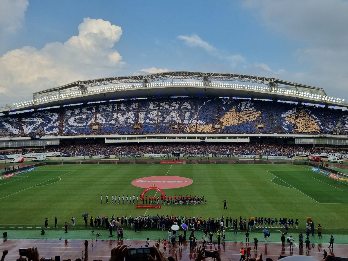 ATT_Yu's tweet image. Derramamos muitas lágrimas até aqui, passamos pelo inferno sem série, por diretorias desastrosas, quase perdemos nosso estádio, mas a torcida nunca abandonou. Eu era muito pequeno quando estivemos na Série A, mas hoje eu vi a história do Remo ser escrita diante dos meus olhos! 🦁
