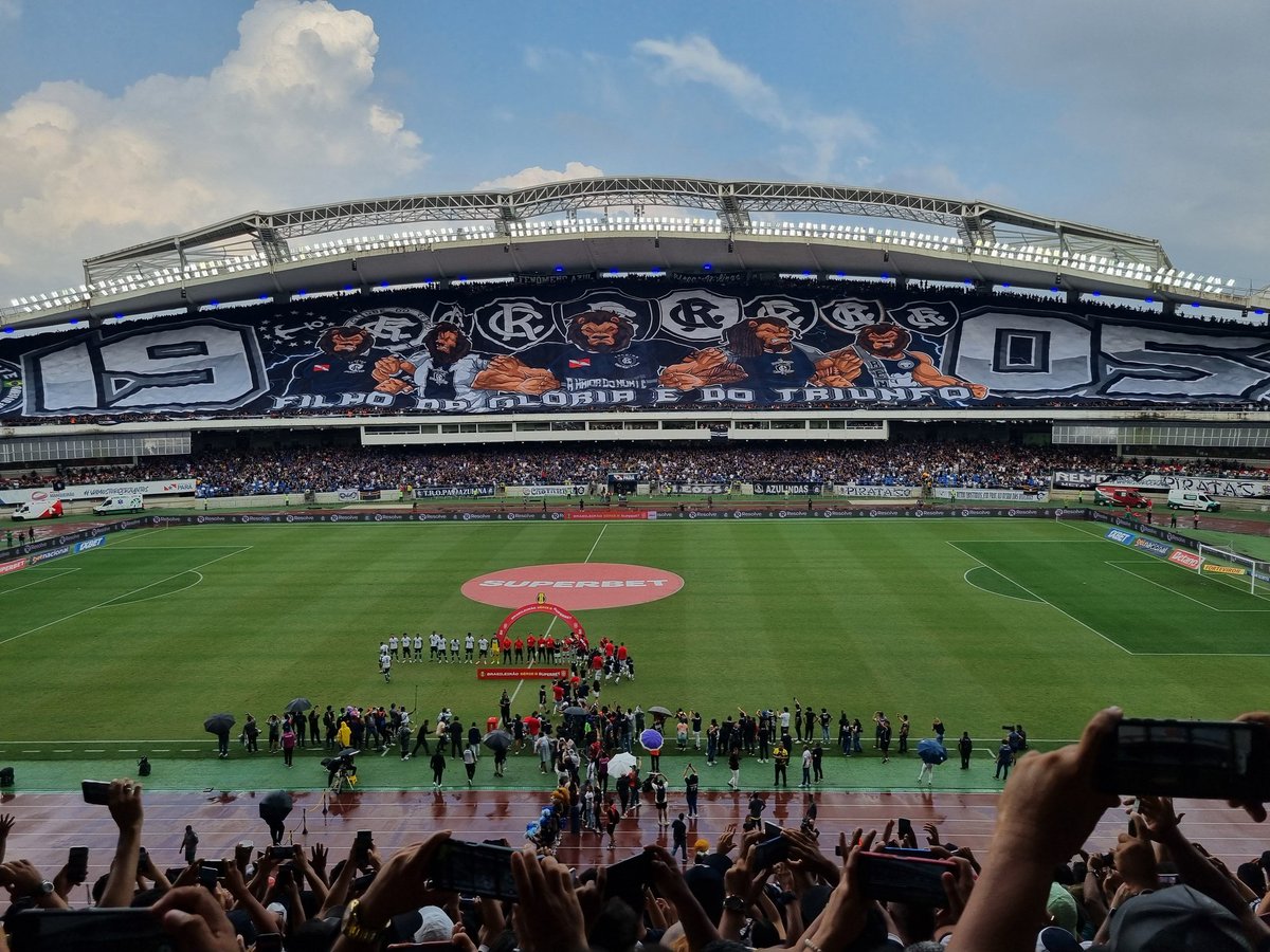 ATT_Yu's tweet image. Derramamos muitas lágrimas até aqui, passamos pelo inferno sem série, por diretorias desastrosas, quase perdemos nosso estádio, mas a torcida nunca abandonou. Eu era muito pequeno quando estivemos na Série A, mas hoje eu vi a história do Remo ser escrita diante dos meus olhos! 🦁