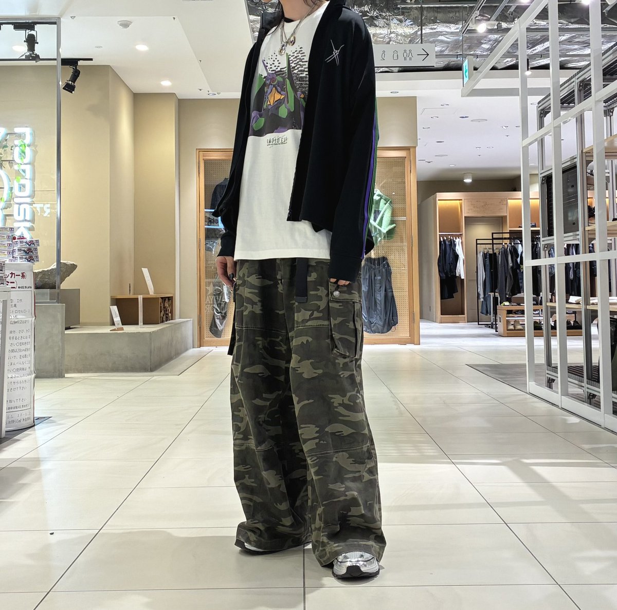 PICK UP】 EVA-01 Track Jacket 2色のラインで初号機を表現した