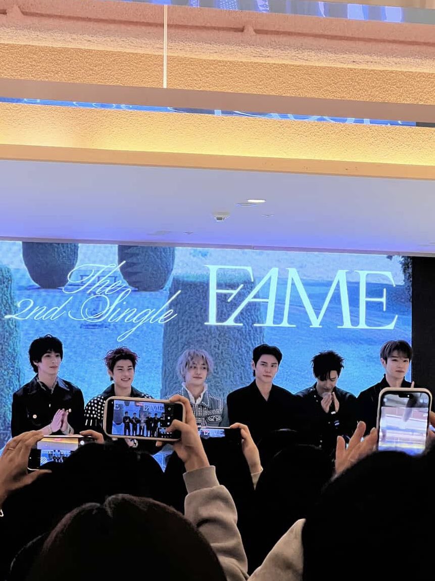 RIIZEfess's tweet image. briize! siapa yang gak sabar comeback FAME hari ini? 😭☝🏼