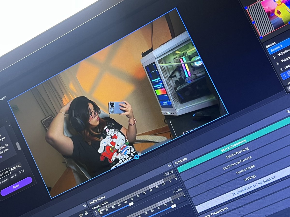 Qué felicidad lo bonito que se ve el setup! Me siento muy feliz y emocionada, ya estoy en stream (donde sea que quieras 😎)