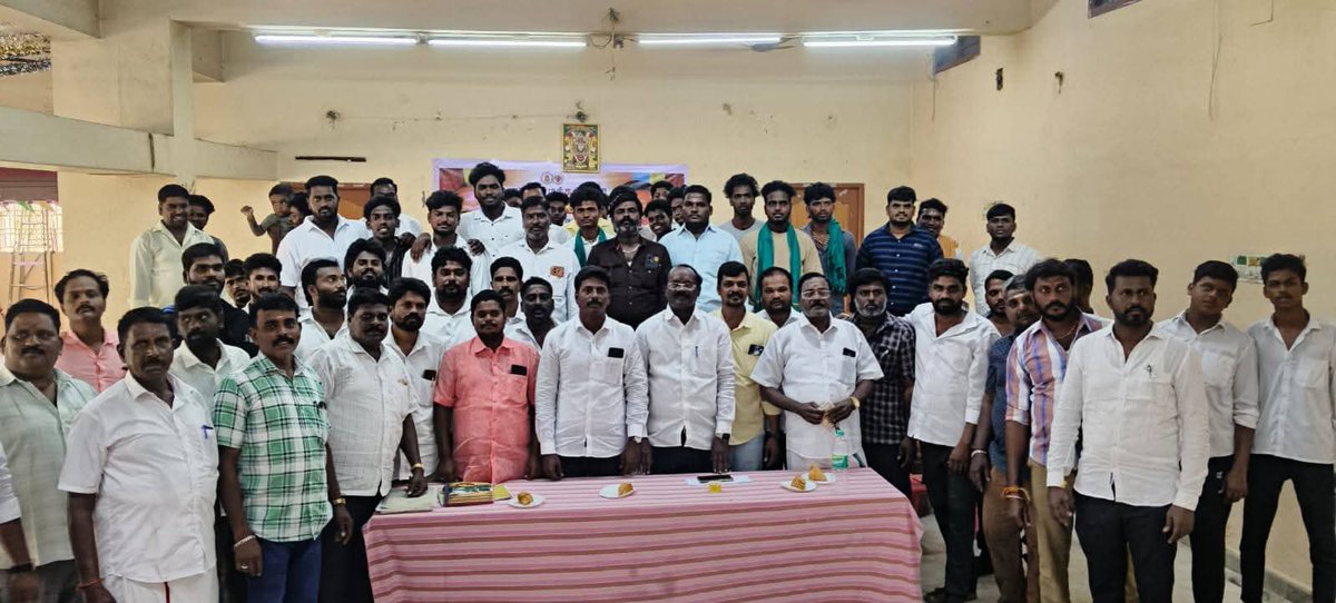 pattali32's tweet image. விழுப்புரம் கிழக்கு மாவட்டம் திண்டிவனம்  சட்டமன்றத் தொகுதி நகர பொதுக்குழு நேற்று மிக சிறப்பாக  நடைபெற்றது.. 

சிறப்பு அழைப்பாளராக இந்த தொகுதியின் பொறுப்பாளர், மாநில தேர்தல் பணிக்குழு துணை தலைவர் அண்ணன் செஞ்சி இராம. கன்னியப்பன். கன்னியப்பன். கலந்து கொண்டு ஆலோசனை வழங்கினார்..…