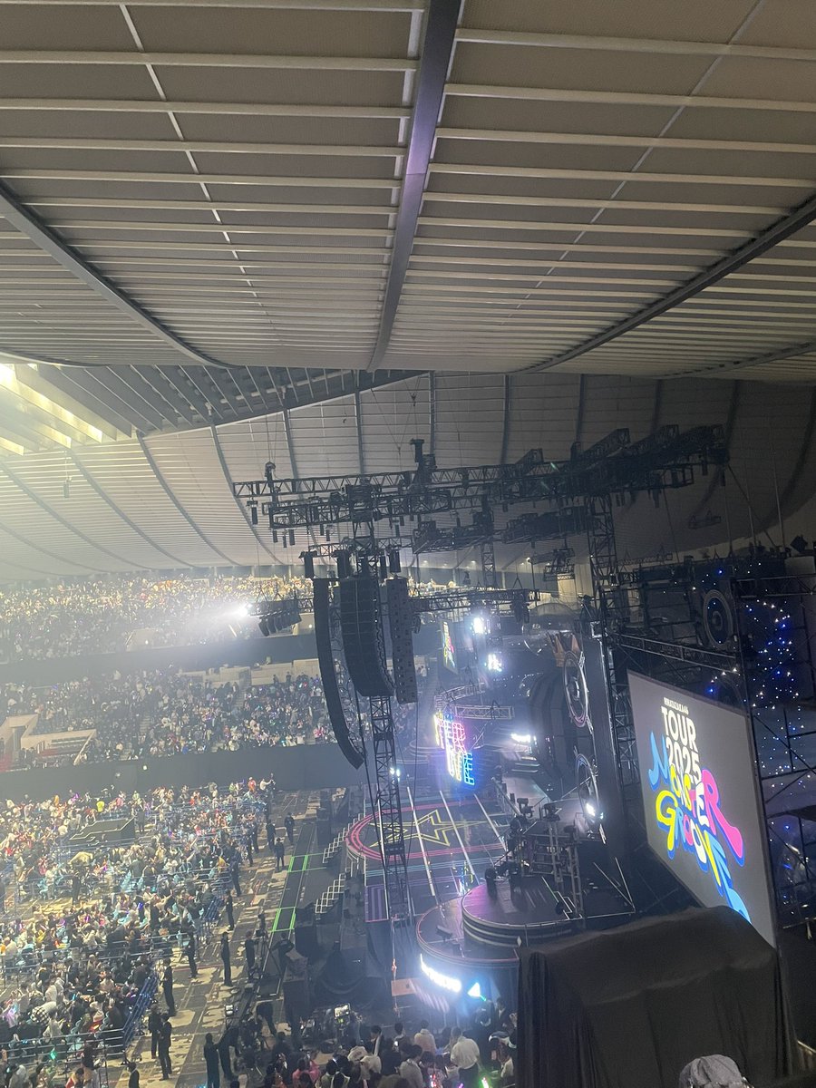 今更ですが日向坂46 ARENA TOUR 2025
「MONSTER GROOVE」東京DAY2に参加してました！
見切り席でしたが会場の雰囲気とメンバーの熱量は十分に伝わってきました！
この先も常に新しさを見せてくれるであろうと感じたライブでした！
#日向坂46ツアー_東京Day2
#MONSTERGROOVE2025
#ぶっちぎりに笑おうか