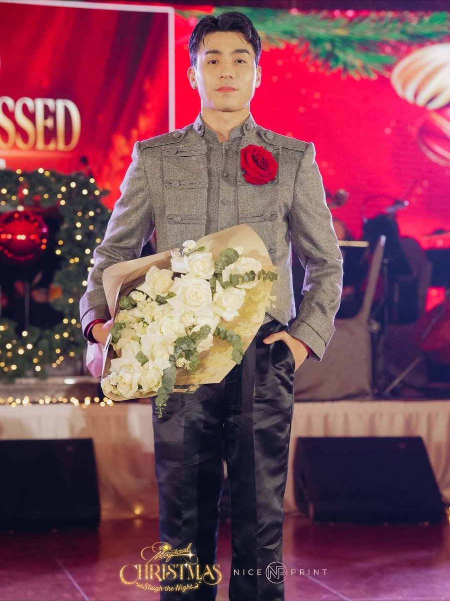 philstarlife's tweet image. LOOK: Jessy Mendiola and Brent Manalo turned heads and won Metro’s Best Dressed at #StarMagicalChristmas2025, held last night, Nov. 23.

📸: starmagicphils, niceprintphoto / Instagram