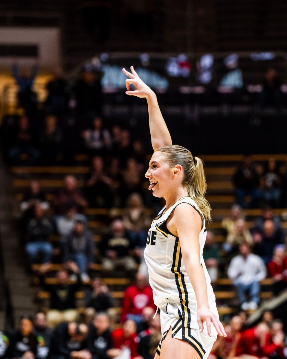 PurdueWBB's tweet photo. Feldman caught fire 🔥🔥

16 PTS, 3 3PTS, 7 ASTS https://t.co/5gyxq2UWZn