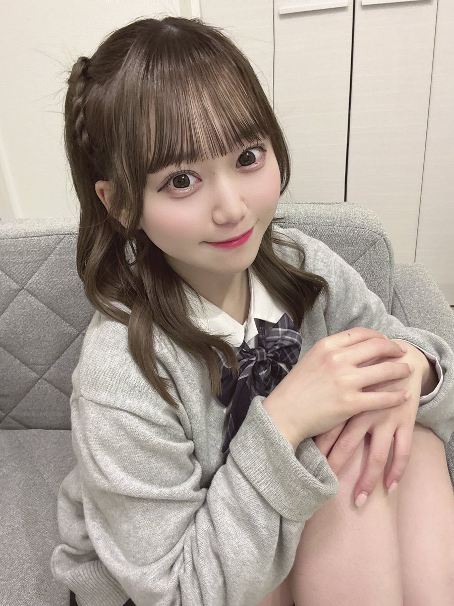 自己紹介します ／ 名前 : 百菜まる(ももなまる) 呼び方 : まるちゃん