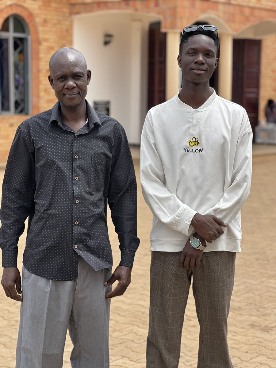 visuals_01's tweet photo. Real Father🫡 Yu never lef when di belly a mi mother big😎 https://t.co/7PlFqz7JRc