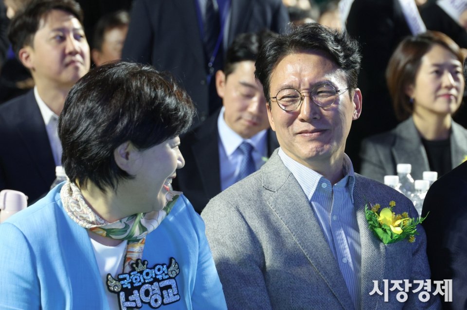 dolidori0628's tweet image. 25. 11. 22. 스케
전국호남향우회 총연합회 정기총회 및 화합한마당 잔치