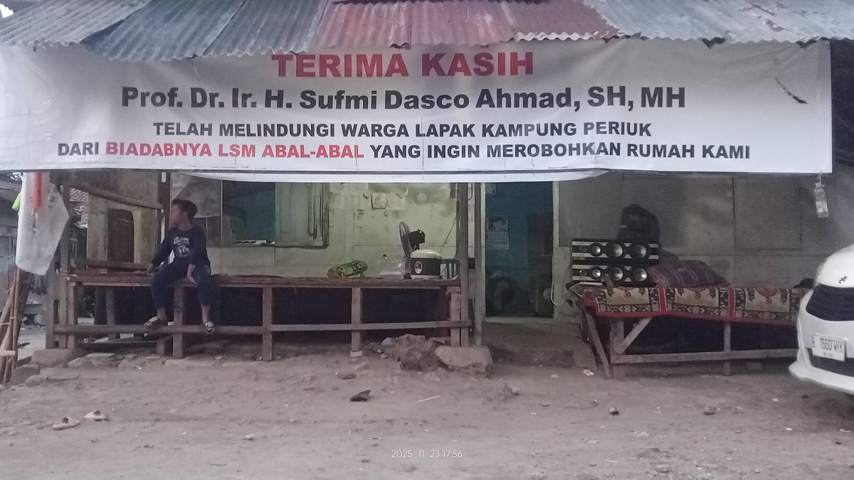 Mereka yang merasakan operasi senyap yang dilakukan oleh Prof <a href="/bang_dasco/">Prof. H. Sufmi Dasco Ahmad</a> tau mengucapkan terima kasih, kini warga lapak periuk Kelurahan Sukmajaya Kecamatan Jombang Kota Cilegon yang mayoritas pemulung telah merasakan hadirnya negara melindungi mereka. Sejak Bang Dasco Turun