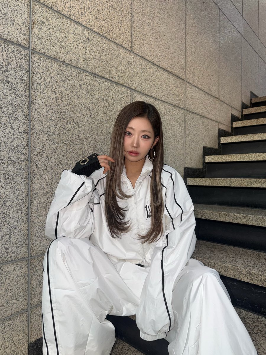 KIOF_ARCHIVE's tweet image. [인스타그램] 251123 쥴리 나띠 벨 하늘

KIOF_인기가요 Behind photo🍀

#KISSOFLIFE #키스오브라이프 #キスオブライフ #KIOF #JULIE #쥴리 #ジュリー #NATTY #나띠 #นัตตี้ #ナッティ #BELLE #벨 #ベル #HANEUL #하늘 #ハヌル