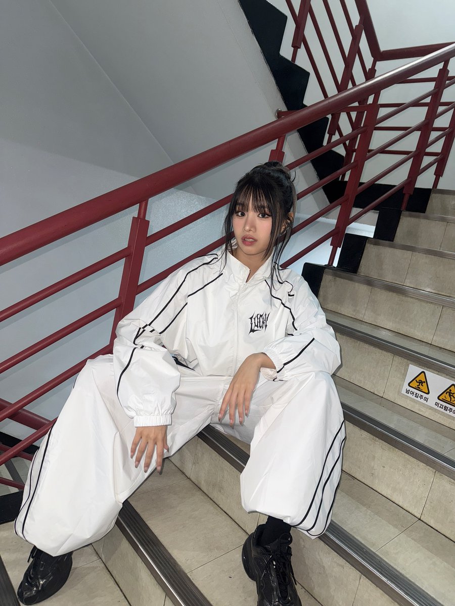 KIOF_ARCHIVE's tweet image. [인스타그램] 251123 쥴리 나띠 벨 하늘

KIOF_인기가요 Behind photo🍀

#KISSOFLIFE #키스오브라이프 #キスオブライフ #KIOF #JULIE #쥴리 #ジュリー #NATTY #나띠 #นัตตี้ #ナッティ #BELLE #벨 #ベル #HANEUL #하늘 #ハヌル